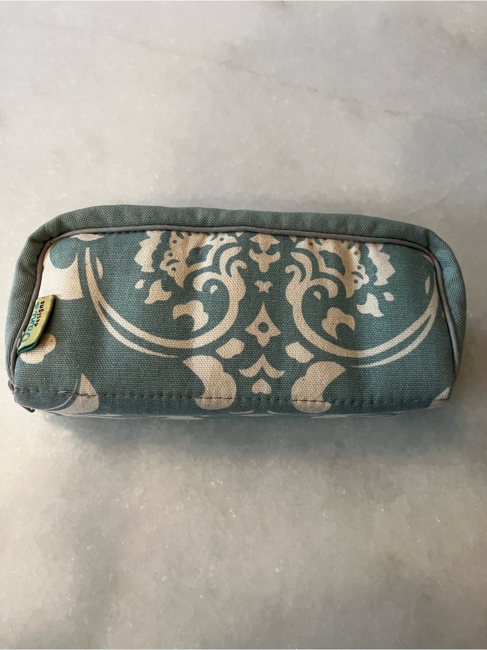 Essential Oil Travel Case Organizer Holds Multiple Bottles Blue Damask Zip